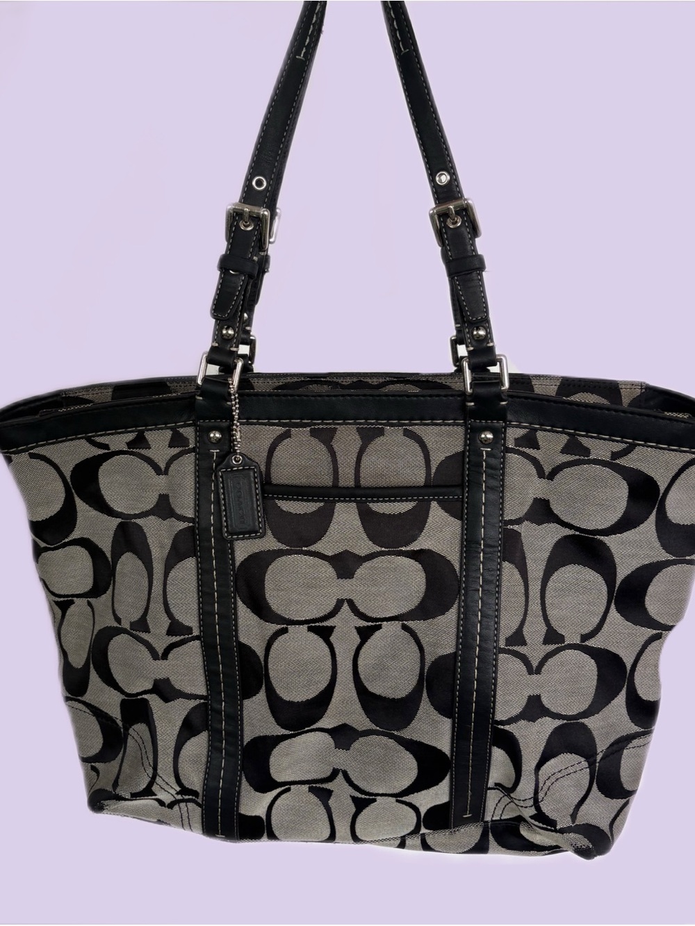 🐚 coach signature tote in black & gray